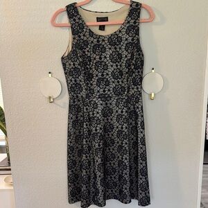 Enfocus Studio Black and White Sleeveless Scoop Neck Mini Dress